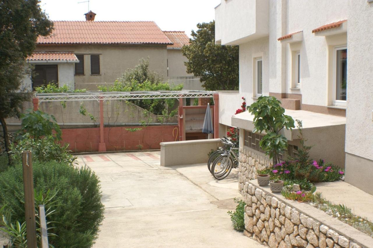 Apartments By The Sea Mandre, Pag - 4098 Exterior photo